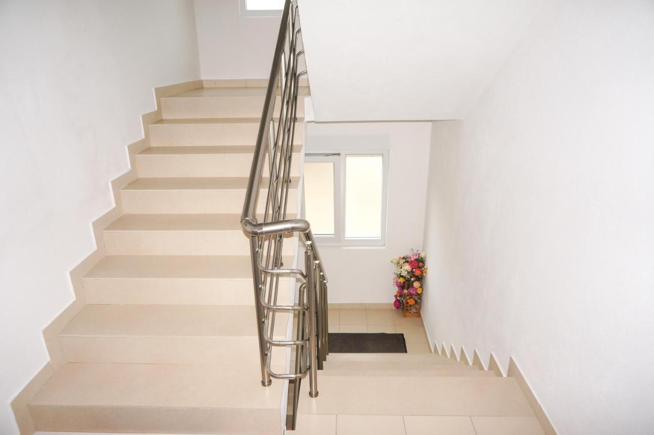 Apartments Sejla Улцинь Экстерьер фото