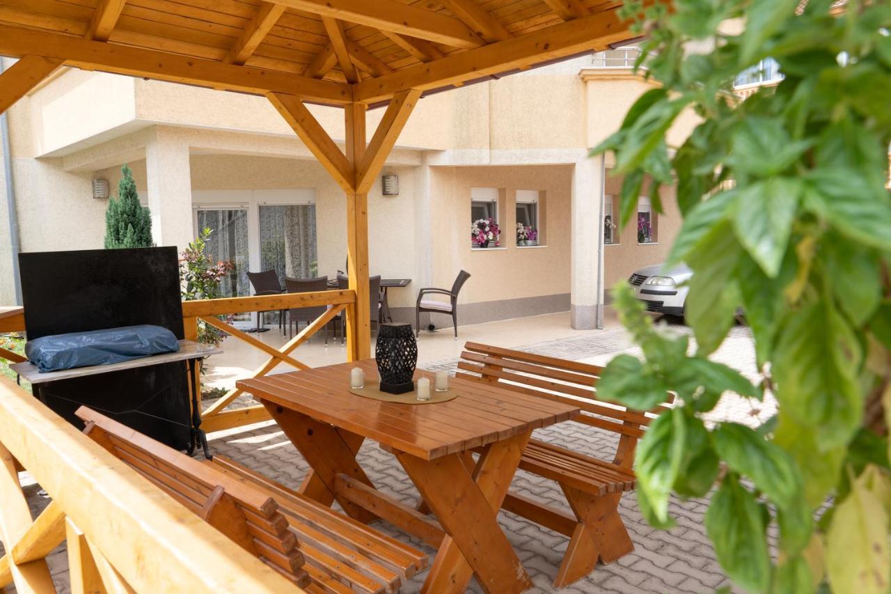 Apartments Sejla Улцинь Экстерьер фото