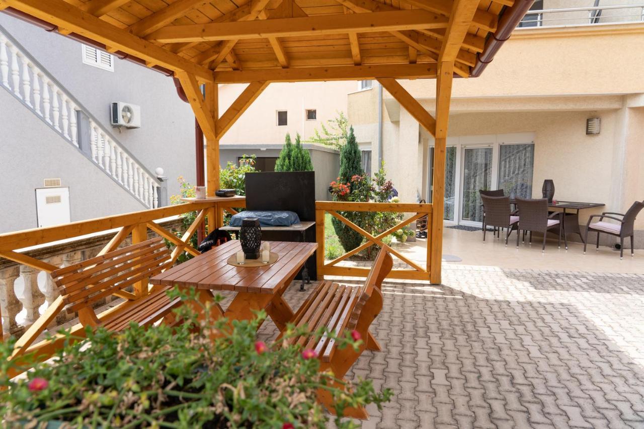 Apartments Sejla Улцинь Экстерьер фото